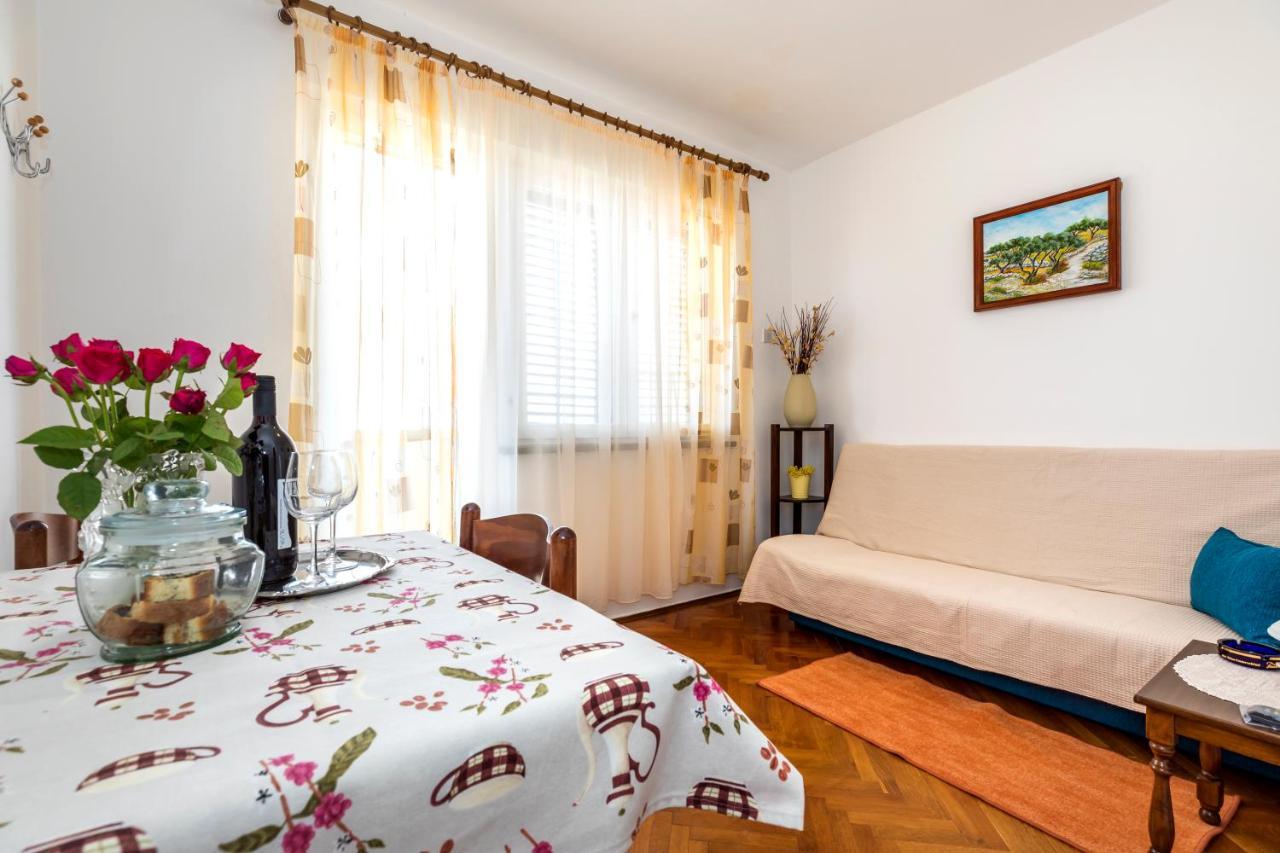 Apartment Muzic Mali Lošinj Dış mekan fotoğraf