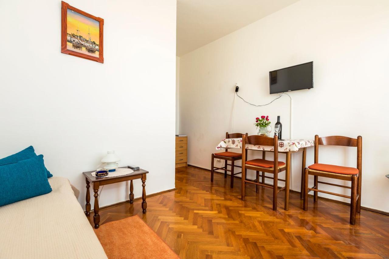 Apartment Muzic Mali Lošinj Dış mekan fotoğraf