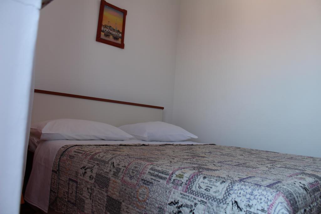 Apartment Muzic Mali Lošinj Oda fotoğraf