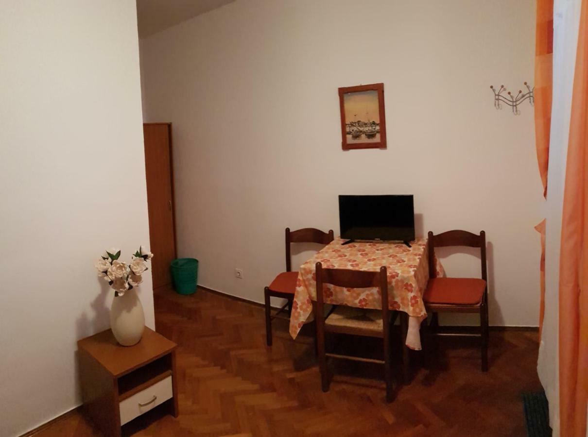 Apartment Muzic Mali Lošinj Dış mekan fotoğraf